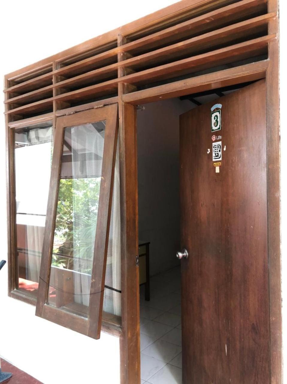 Oyo 90482 Rumah Oma Syariah Kupang  Extérieur photo