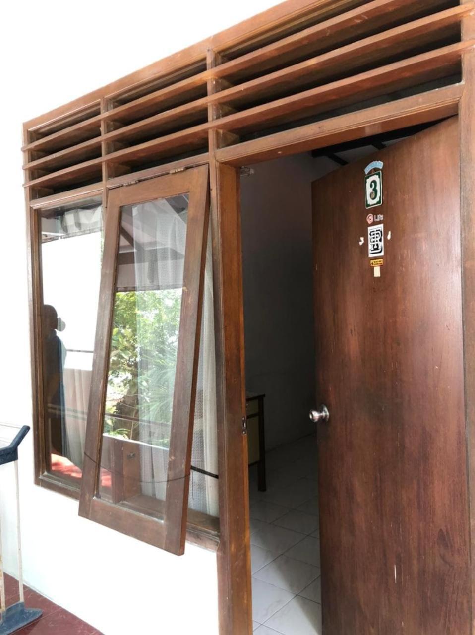 Oyo 90482 Rumah Oma Syariah Kupang  Extérieur photo